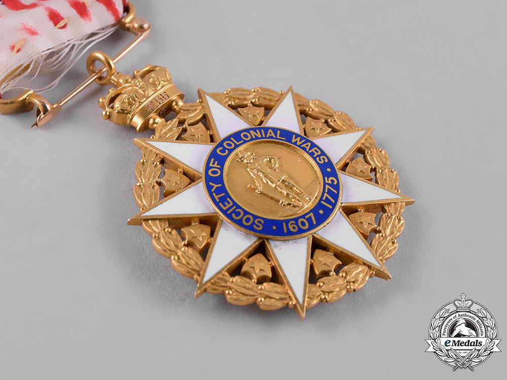 united_states._a_society_of_colonial_wars_membership_badge_in_gold_c19_1847