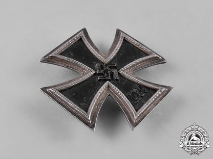 germany,_wehrmacht._a_cased1939_iron_cross_i_class,_by_gebrüder_godet&_co.,_dietrich_maerz_collection_c19_2109_1_2