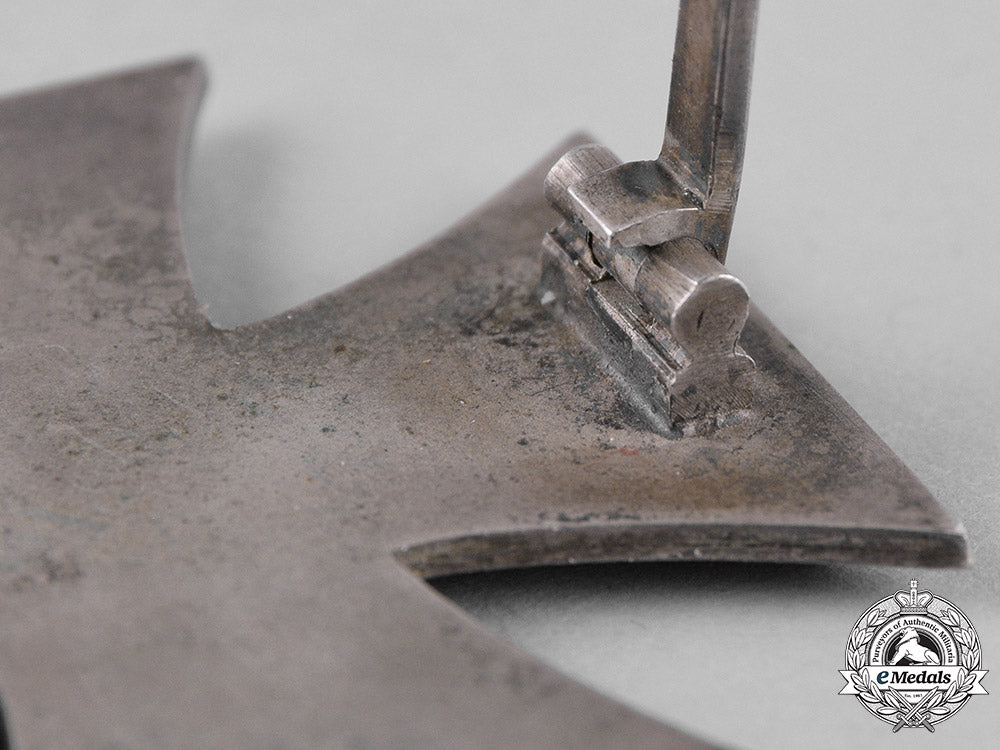 germany,_wehrmacht._a_cased1939_iron_cross_i_class,_by_gebrüder_godet&_co.,_dietrich_maerz_collection_c19_2112_1_2