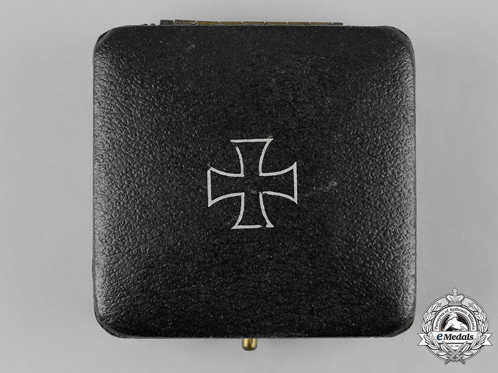 germany,_wehrmacht._a_cased1939_iron_cross_i_class,_by_gebrüder_godet&_co.,_dietrich_maerz_collection_c19_2113_1_2