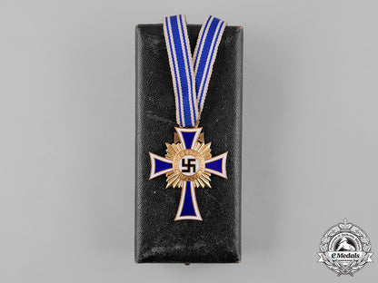 germany,_third_reich._a_cased_honour_cross_of_the_german_mother,_gold_grade,_by_gustav_miksch_c19_2139