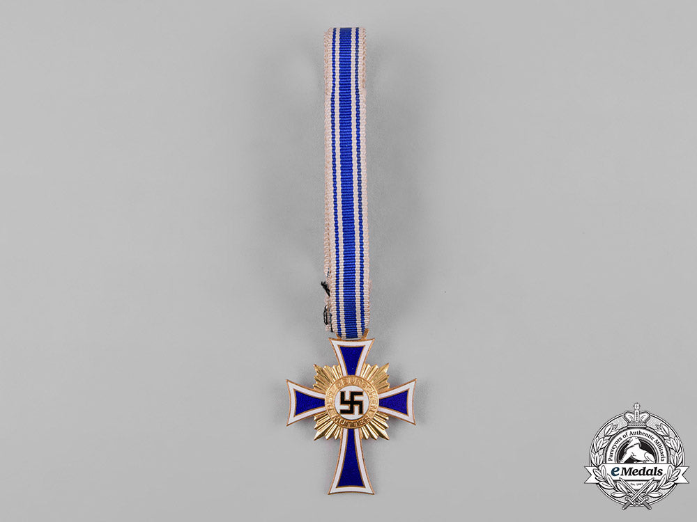 germany,_third_reich._a_cased_honour_cross_of_the_german_mother,_gold_grade,_by_gustav_miksch_c19_2140