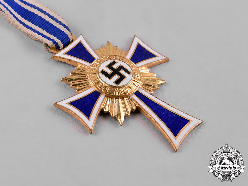 germany,_third_reich._a_cased_honour_cross_of_the_german_mother,_gold_grade,_by_gustav_miksch_c19_2143