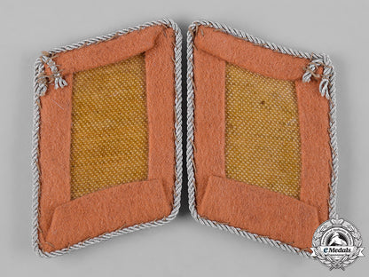 germany,_luftwaffe._a_set_of_luftwaffe_signals_oberleutnant_collar_tabs_c19_2158
