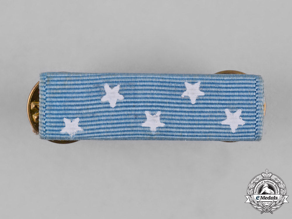 united_states._a_medal_of_honor_case_with_ribbon_bar_c19_2384