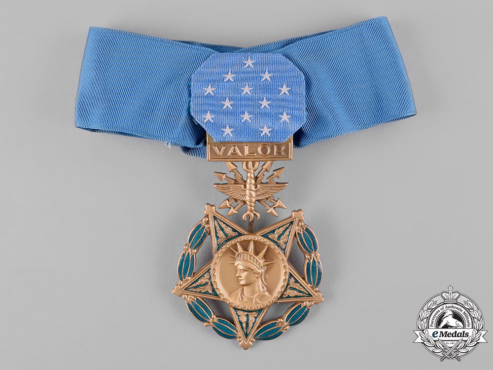 united_states._an_air_force_medal_of_honor_c19_2389