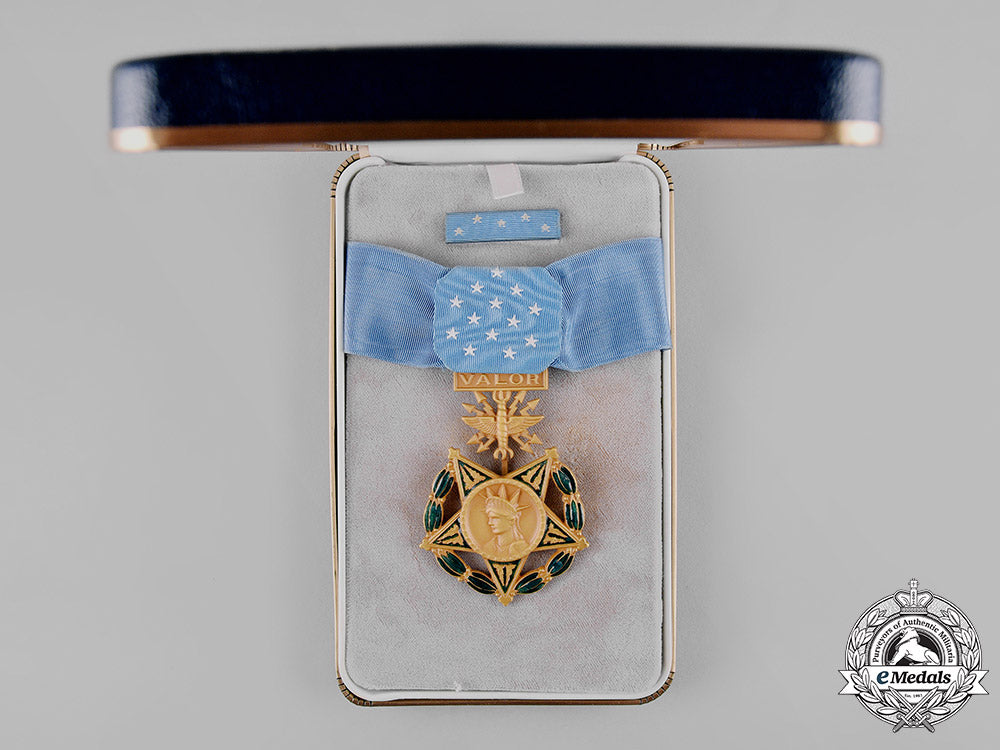 united_states._an_air_force_medal_of_honor_c19_2414