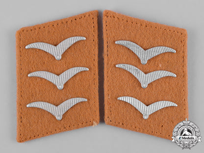 germany,_luftwaffe._a_set_of_signals_obergefreiter_collar_tabs_c19_2581