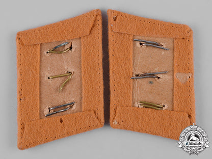 germany,_luftwaffe._a_set_of_signals_obergefreiter_collar_tabs_c19_2582