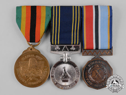 zimbabwe,_republic._a_police_officer's_independence_group_c19_2636