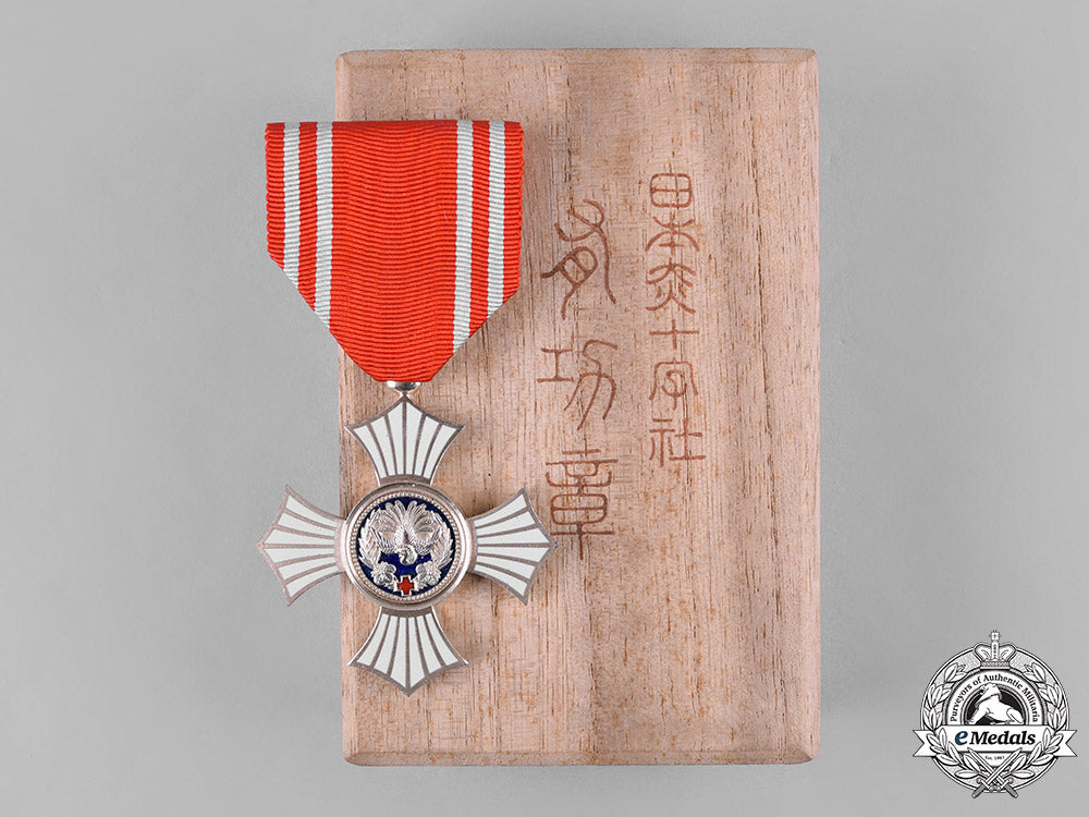 japan,_empire._a_red_cross_order_of_merit_c19_2682