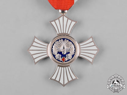 japan,_empire._a_red_cross_order_of_merit_c19_2685