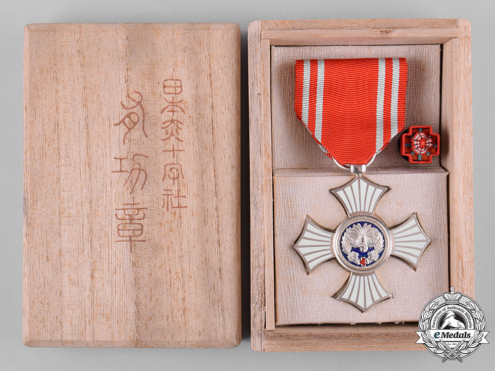 japan,_empire._a_red_cross_order_of_merit_c19_2691