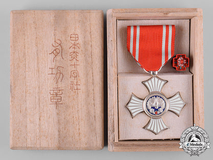japan,_empire._a_red_cross_order_of_merit_c19_2691