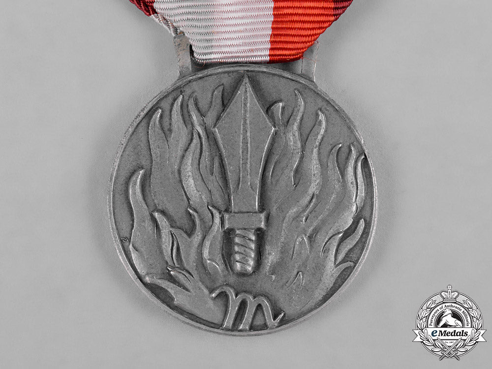 italy,_kingdom._three_medals_c19_2781