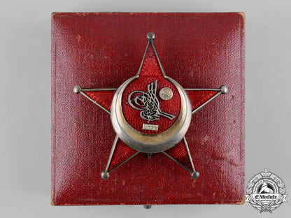 turkey,_ottoman_empire._a_gallipoli_star_with_case,_by_godet_c19_2825