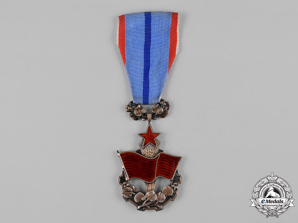 czechoslovakia,_socialist_republic._an_order_of_the_red_banner_of_labour_c19_2847_1