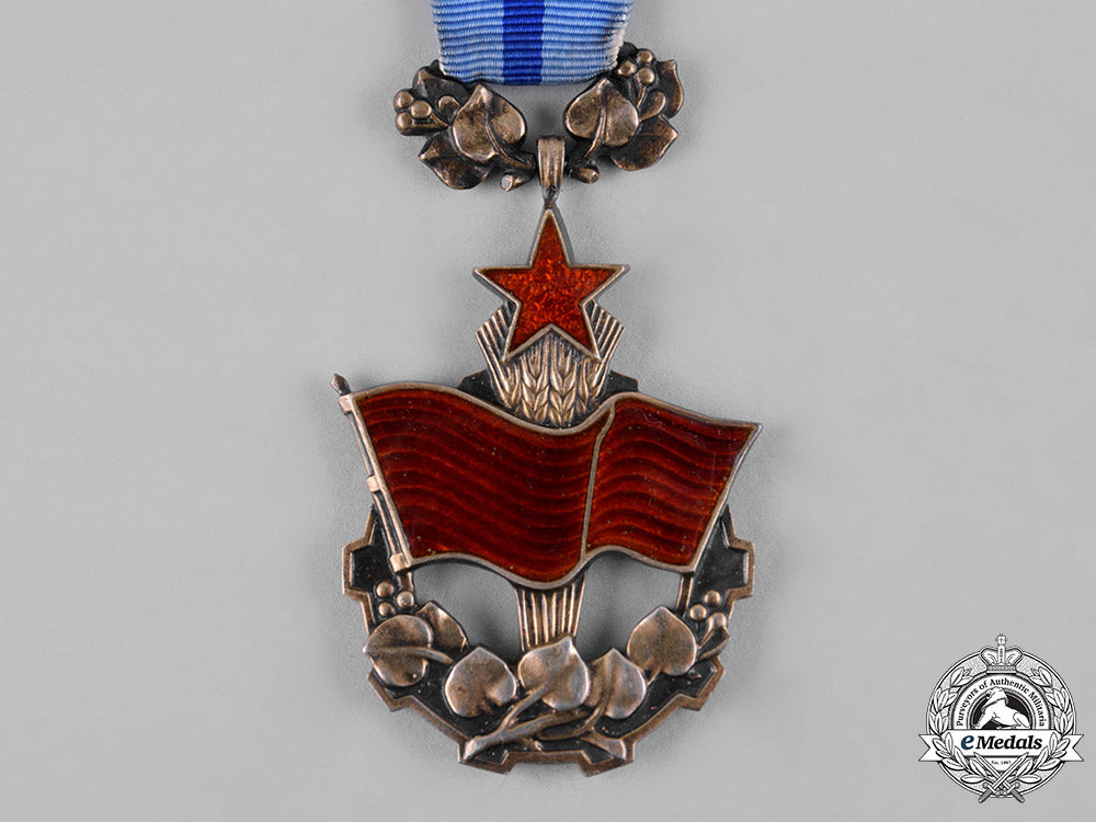 czechoslovakia,_socialist_republic._an_order_of_the_red_banner_of_labour_c19_2848_1