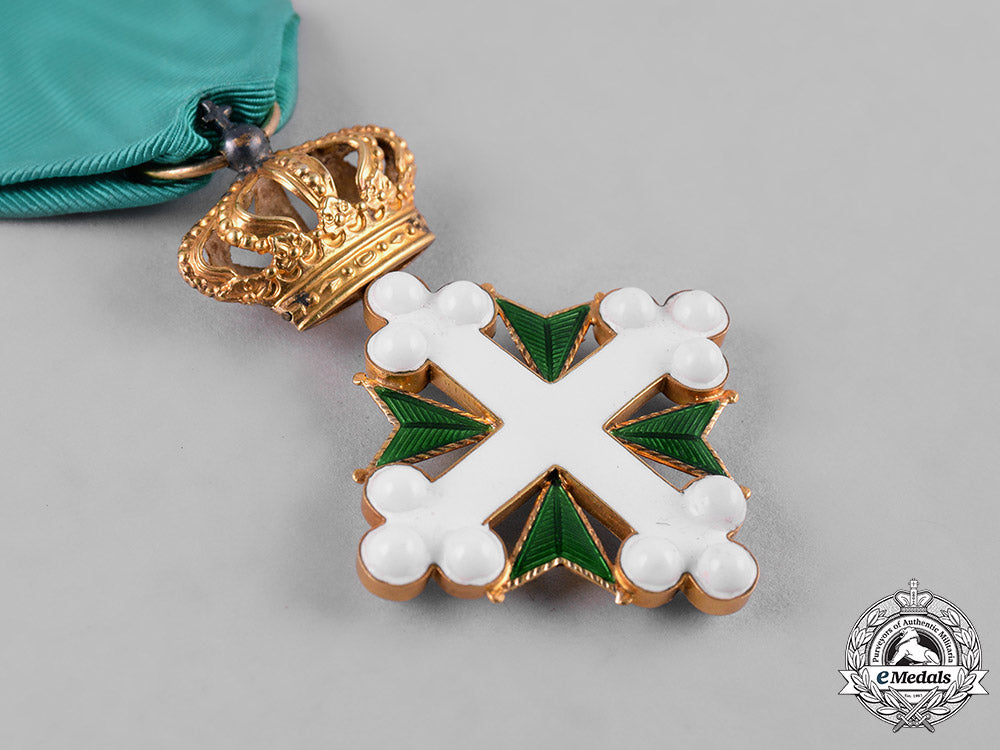 italy,_kingdom._an_order_of_st._maurice_and_st._lazarus_in_gold,_v_class_knight,_c.1900_c19_2908_2_1