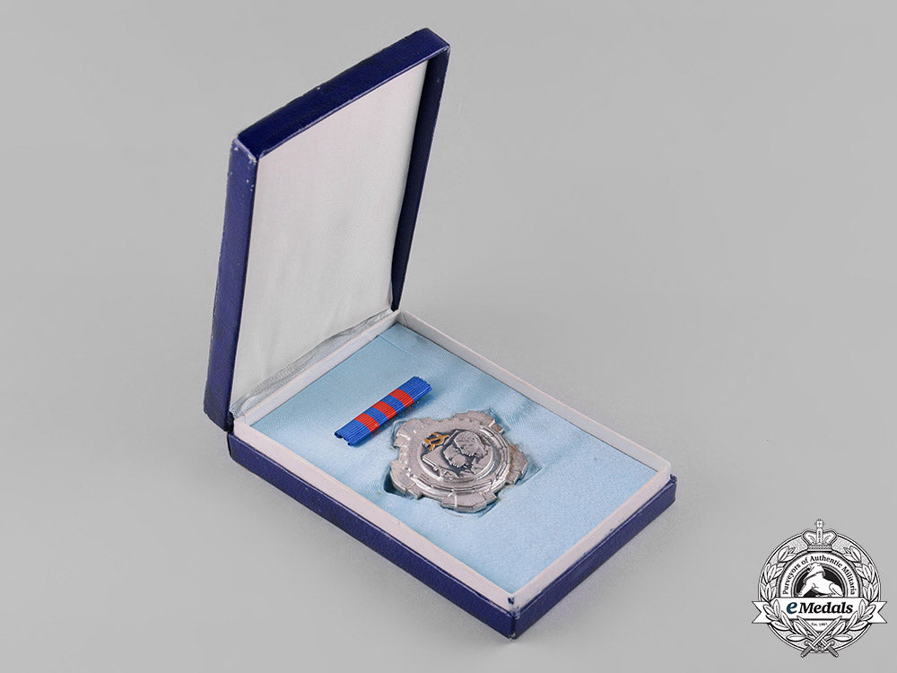 yugoslavia,_socialist_federal_republic._an_order_of_labour_with_silver_wreath,_iii_class_c19_2961
