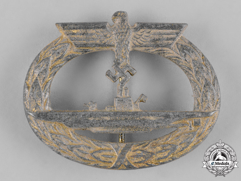 germany,_kriegsmarine._a_u-_boat_war_badge,_by_gebrüder_wegerhoff_c19_3164