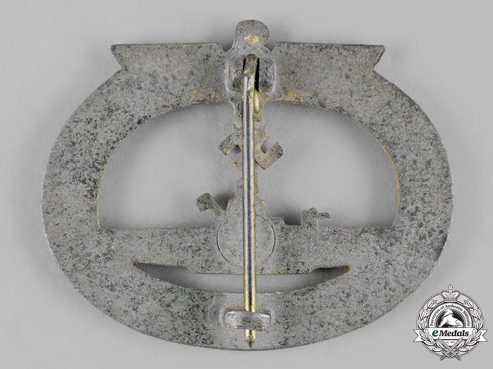 germany,_kriegsmarine._a_u-_boat_war_badge,_by_gebrüder_wegerhoff_c19_3165