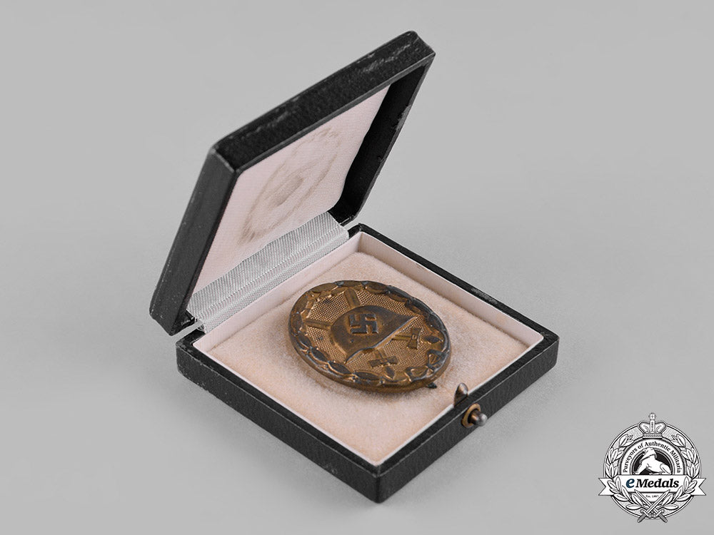 germany,_wehrmacht._a_cased_wound_badge,_gold_grade,_by_the_official_vienna_mint_c19_3183
