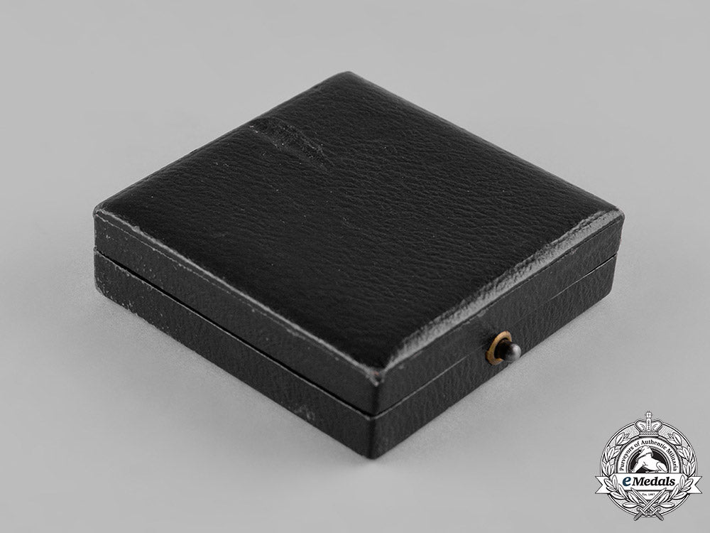 germany,_wehrmacht._a_cased_wound_badge,_gold_grade,_by_the_official_vienna_mint_c19_3184