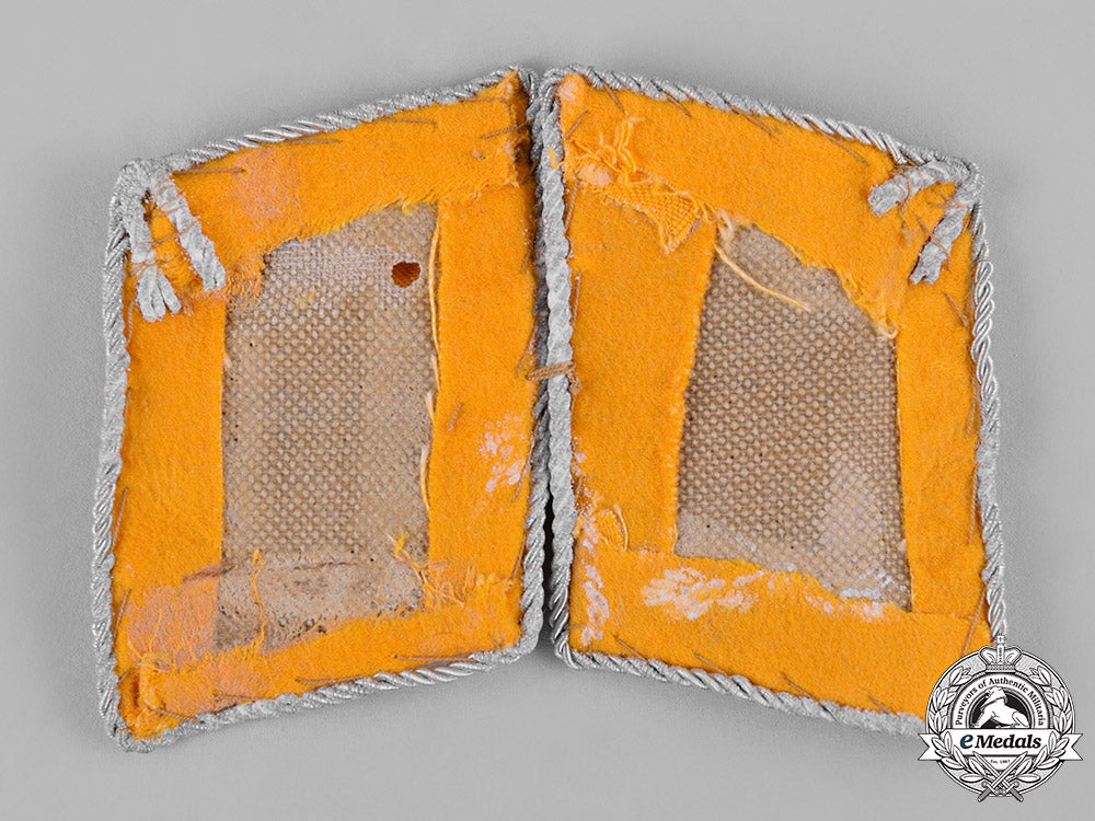 germany,_luftwaffe._a_set_of_flight_personnel_leutnant_collar_tabs_c19_3195