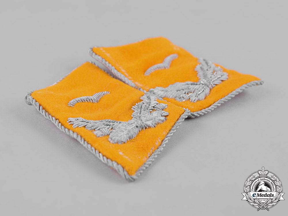 germany,_luftwaffe._a_set_of_flight_personnel_leutnant_collar_tabs_c19_3196