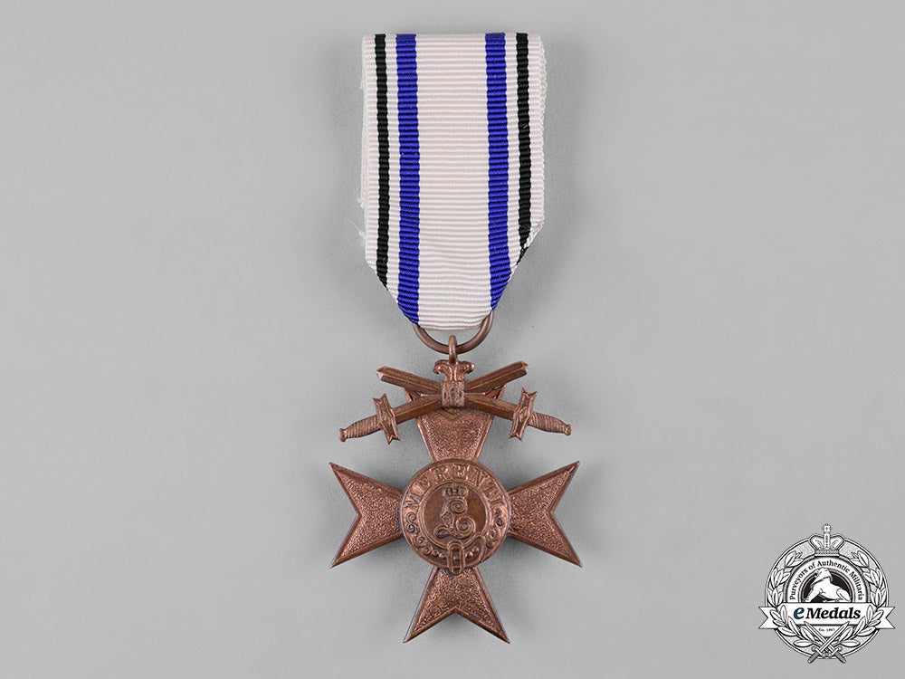 bavaria,_kingdom._a_military_merit_cross,_iii_class_with_swords,_by_jacob_leser,_c.1914_c19_3439