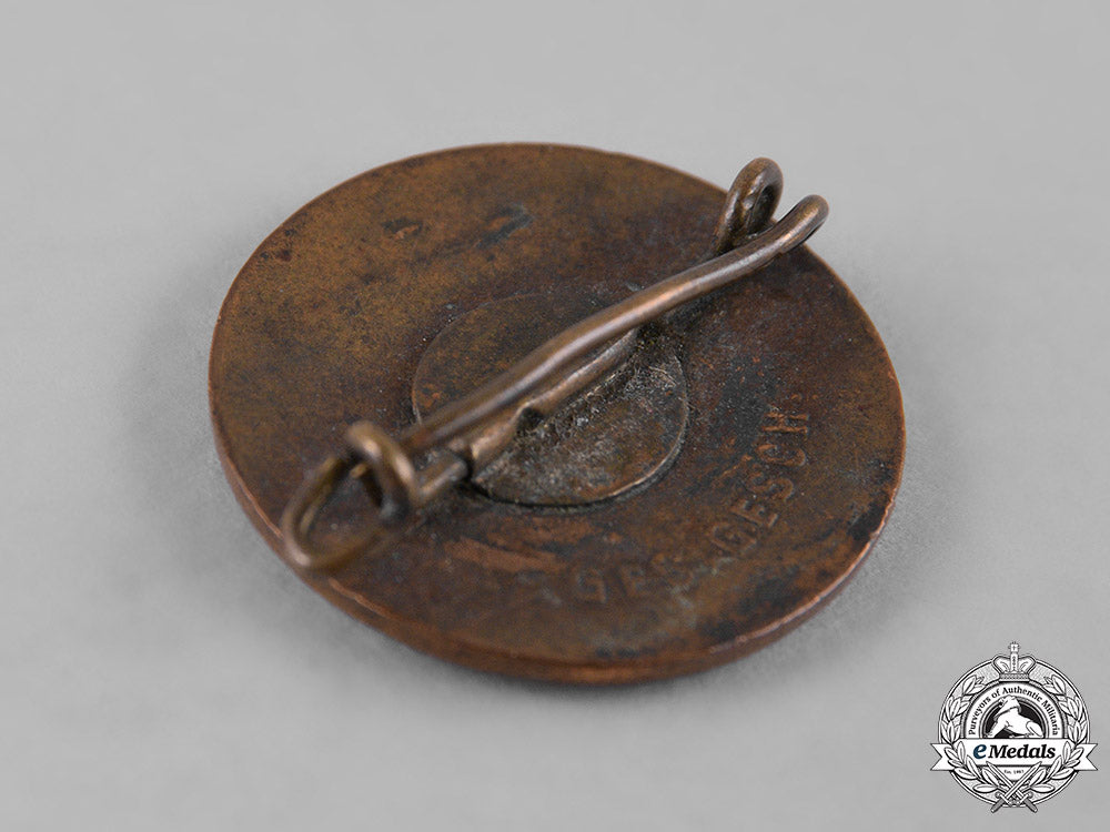 germany,_third_reich._a_pair_of_nsdap_badges_c19_3505