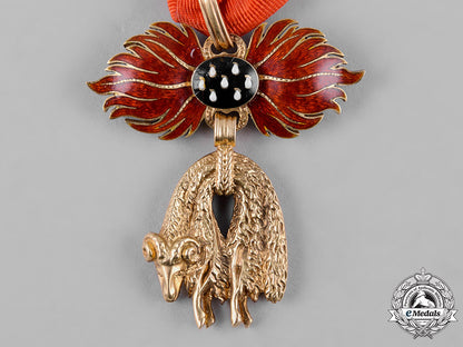 austria,_imperial._an_order_of_the_golden_fleece_in_gold,_uniform_badge,_by_rothe,_c.1900_c19_3918_1