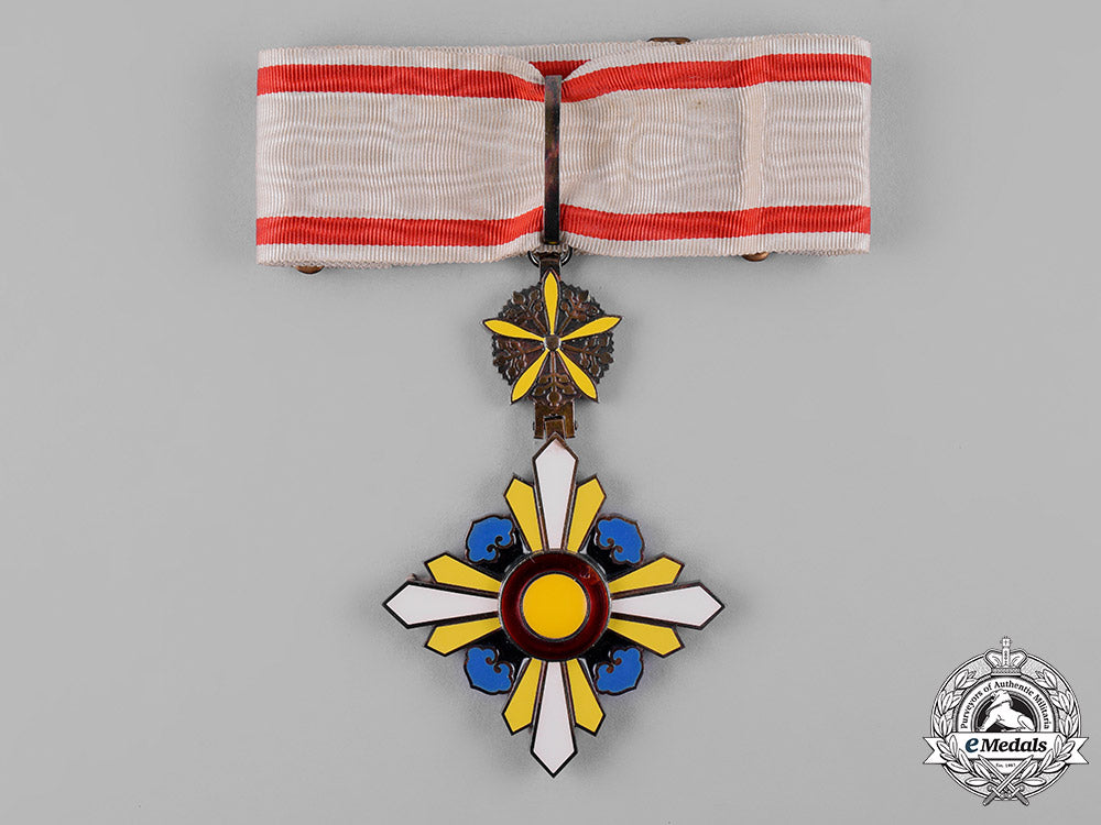 china,_occupied_manchukuo._an_order_of_the_auspicious_clouds,_iii_class,_c.1935_c19_4023_2_1