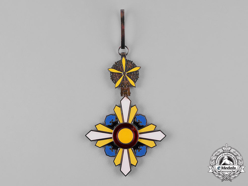 china,_occupied_manchukuo._an_order_of_the_auspicious_clouds,_iii_class,_c.1935_c19_4024_2_1
