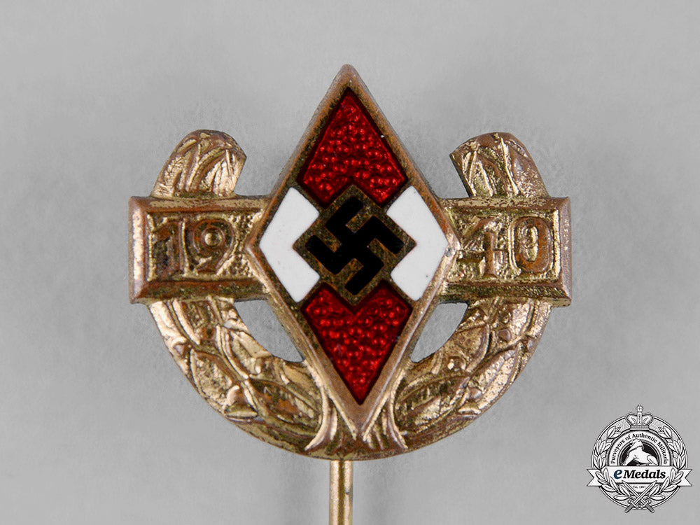 germany,_hj_a1940_pin_of_the_german_youth_champion,_gold_grade,_by_b.h._mayer_c19_4240