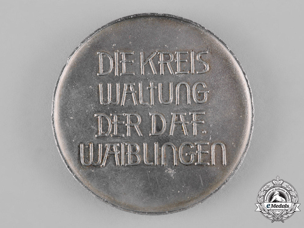 germany,_hj._a1938_national_trade_competition(_reichsberufswettkampf)_victor’s_medal,_with_case_c19_4248
