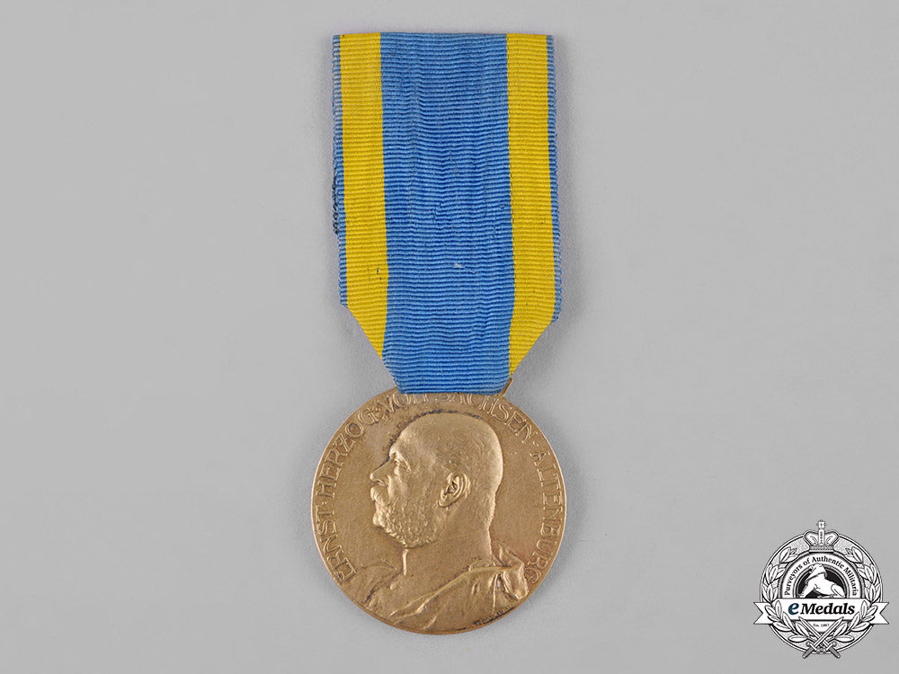 saxe-_altenburg,_duchy._a_duke_ernst_medal,_gold_grade,_by_m._haseroth_c19_4335_1