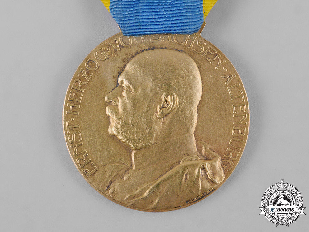 saxe-_altenburg,_duchy._a_duke_ernst_medal,_gold_grade,_by_m._haseroth_c19_4336_1