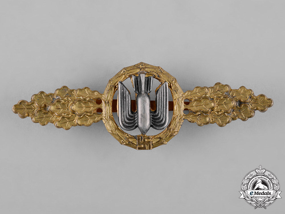 germany,_luftwaffe._a_bomber_pilot’s_clasp,_gold_grade_c19_4400_1