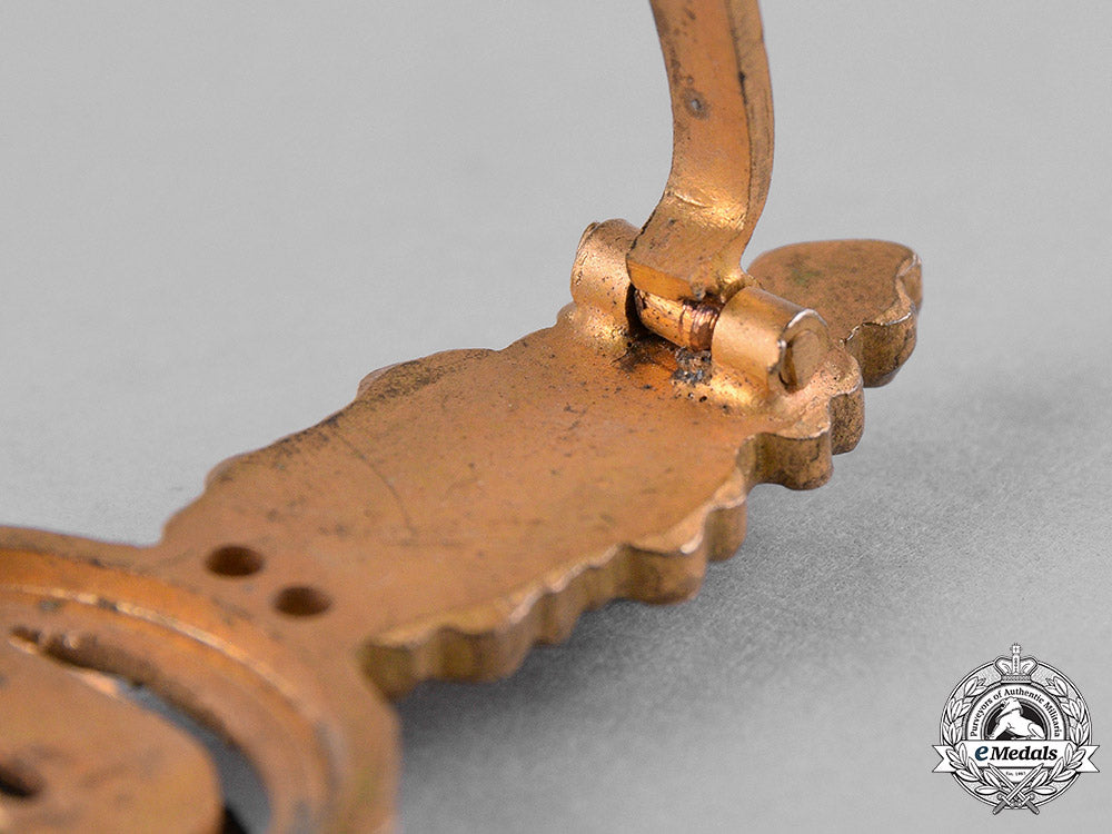 germany,_luftwaffe._a_bomber_pilot’s_clasp,_gold_grade_c19_4405_1
