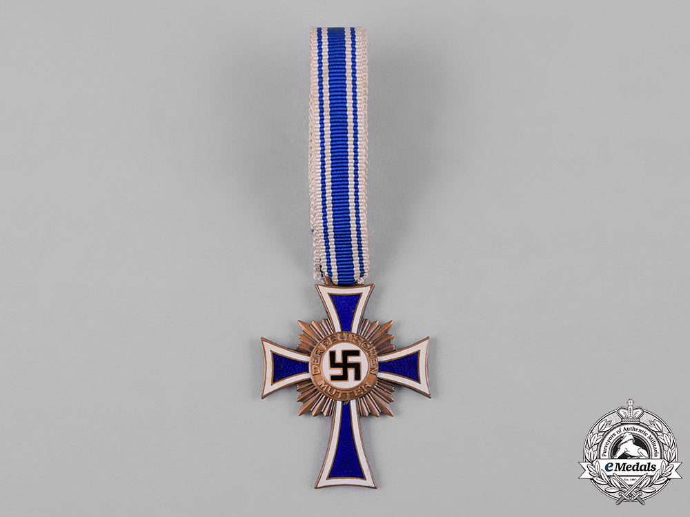 germany,_third_reich._an_honour_cross_of_the_german_mother,_bronze_grade,_with_miniature_c19_4425