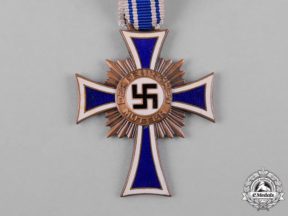 germany,_third_reich._an_honour_cross_of_the_german_mother,_bronze_grade,_with_miniature_c19_4426