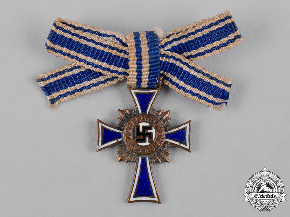 germany,_third_reich._an_honour_cross_of_the_german_mother,_bronze_grade,_with_miniature_c19_4429