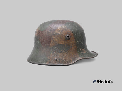 germany,_imperial._a_heer_camouflage_m16_stahlhelm,_by_f._c._bellinger_e_medals__w8654_9