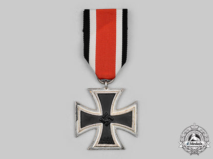 germany,_wehrmacht._a1939_iron_cross_ii_class,_lug_variant,_by_klein&_quenzer_c20002_mnc8614