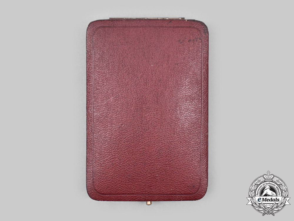 saxe-_weimar-_eisenach,_grand_duchy._an_order_of_the_white_falcon,_ii_class_knight’s_cross_with_case,_by_theodor_müller_c20003_mnc6892