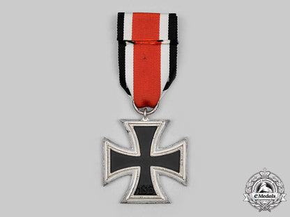 germany,_wehrmacht._a1939_iron_cross_ii_class,_lug_variant,_by_klein&_quenzer_c20003_mnc8616