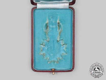 saxe-_weimar-_eisenach,_grand_duchy._an_order_of_the_white_falcon,_ii_class_knight’s_cross_with_case,_by_theodor_müller_c20004_mnc6994