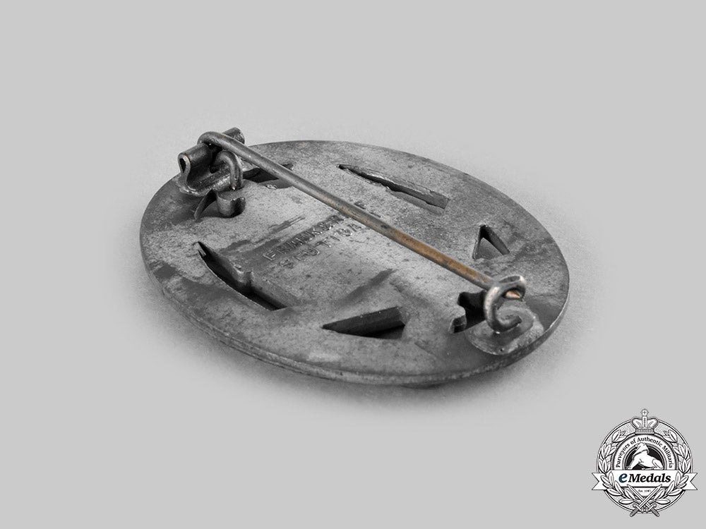 germany,_wehrmacht._a_general_assault_badge,_by_frank&_reif_c20021_emd1340_1